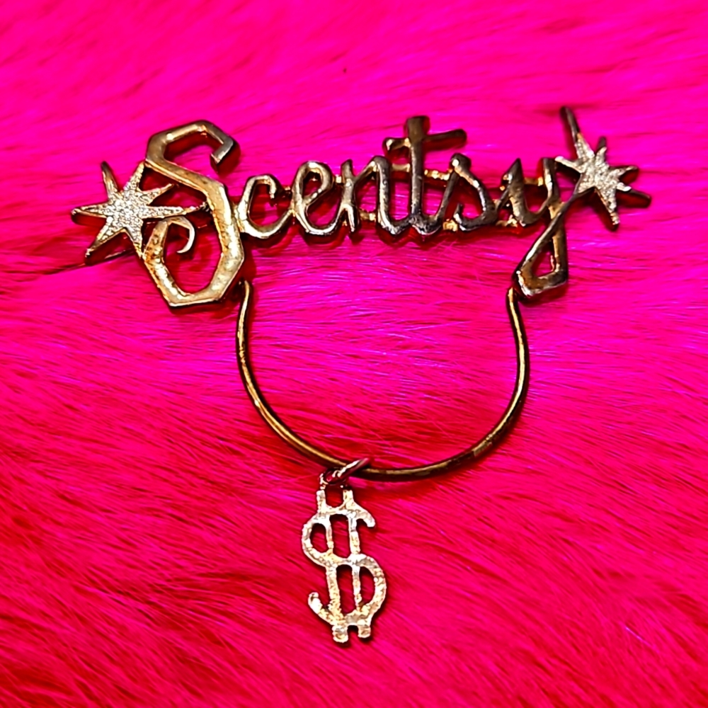 SCENTSY VINTAGE GOLD AND SILVER TONED METAL BROOCH PIN